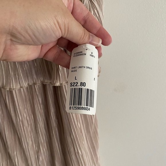 Old Forever21 New with tags dress - Picture 5 of 5